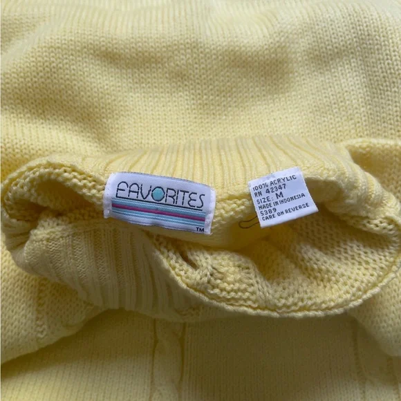 Elegant Cream Cable Knit Sweater Set - Picture 10 of 10